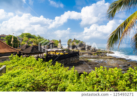 2024 年 10 月 23 日。峇裡島海神廟 (Pura Tanah Lot) 或也稱為 Pura 2024 年 10 月 23 日。峇裡島海神廟 (Pura Tanah Lot) 或也稱為 Pura 125493271