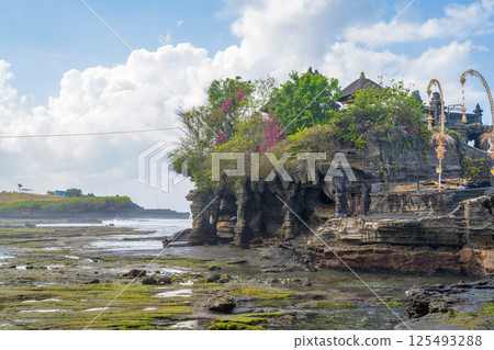 2024 年 10 月 23 日。峇裡島海神廟 (Pura Tanah Lot) 或也稱為 Pura 2024 年 10 月 23 日。峇裡島海神廟 (Pura Tanah Lot) 或也稱為 Pura 125493288