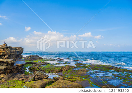 2024 年 10 月 23 日。峇裡島海神廟 (Pura Tanah Lot) 或也稱為 Pura 2024 年 10 月 23 日。峇裡島海神廟 (Pura Tanah Lot) 或也稱為 Pura 125493290