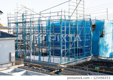 一棟獨立式住宅的施工現場 125498353