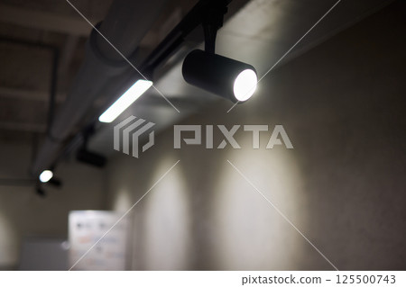 Modern Track Lighting in Contemporary Interior Design Enhancing Spaces with Style and Warmth Modern Track Lighting in Contemporary Interior Design Enhancing Spaces with Style and Warmth 125500743
