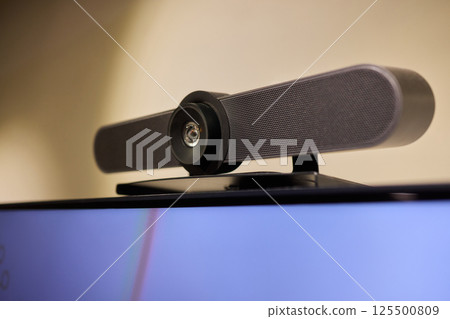 Discover our High Quality Webcam, perfect for Streaming and Video Conferencing experiences 125500809