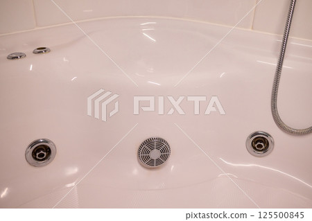 Modern Integrated Shower and Spa Unit The ultimate blend of luxury, comfort, and efficiency 125500845