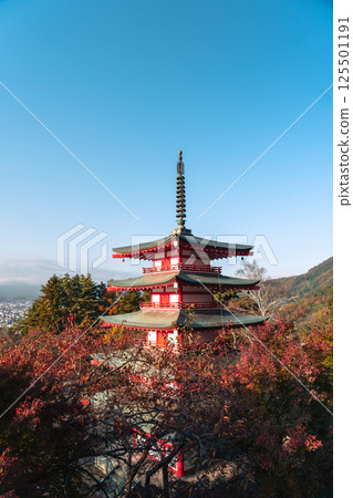 View of Chureito pagoda and mt. Fuji in Yamanashi,Japan 125501191