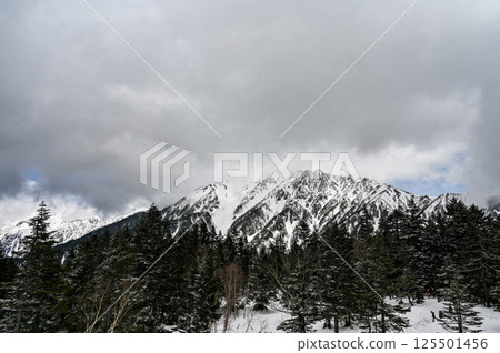 The Hotaka mountain range in Takayama, Gifu Prefecture 125501456