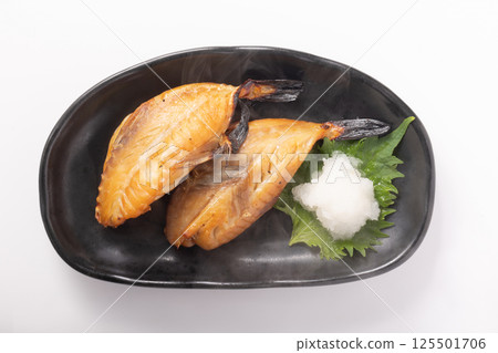 河豚,味醂風乾,烤製 河豚,味醂風乾,烤製 125501706