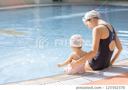 Baby Swimming 125502370