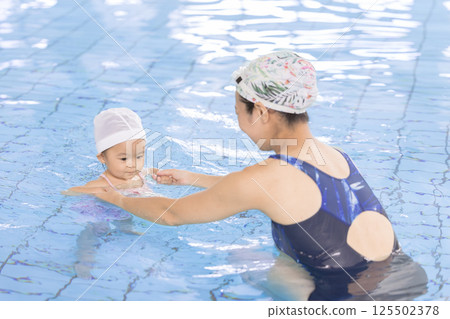 嬰兒游泳 125502378