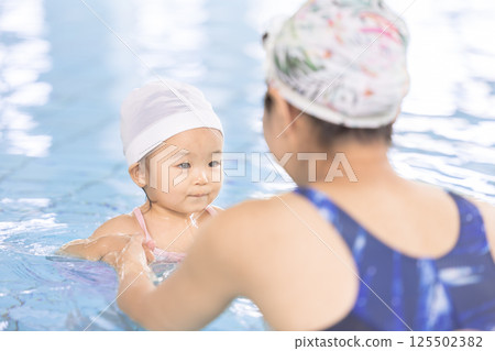 Baby Swimming 125502382