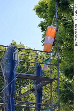 External scaffolding for detached houses 125502943