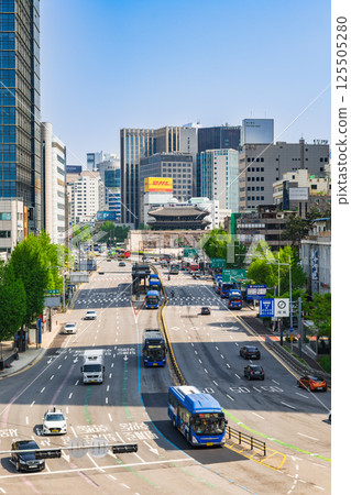 Seoul, Sejong-daero and Namdaemun in the morning *Some parts are soft focus 125505280