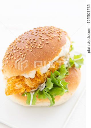 美味的炸白魚佐塔塔醬魚漢堡 125505783