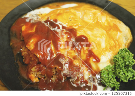 番茄醬歐芹煎蛋飯 125507315