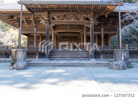 Kamakura Oji-temple gate 125507352