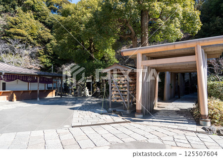 Zeniarai Benzaiten Ugafuku Shrine, Kamakura City, Kanagawa Prefecture 125507604