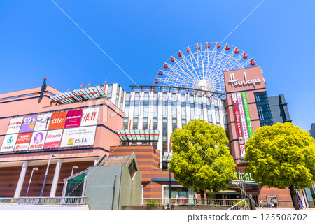 Yokohama cityscape in Japan, overlooking Center Kita Station, Tsuzuki Hankyu Ferris wheel, etc. Yokohama cityscape in Japan, overlooking Center Kita Station, Tsuzuki Hankyu Ferris wheel, etc. 125508702