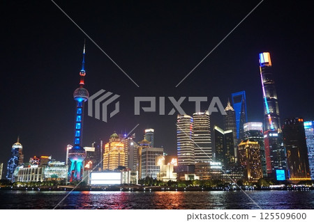 上海:浦東開發區35週年慶典夜景 上海:浦東開發區35週年慶典夜景 125509600