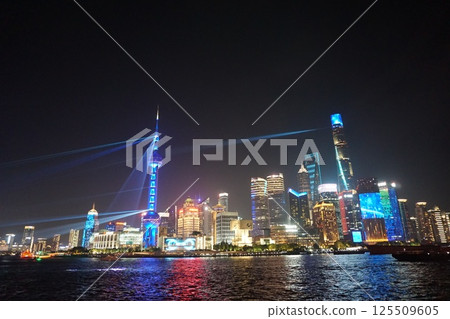 上海:浦東開發區35週年慶典夜景 上海:浦東開發區35週年慶典夜景 125509605