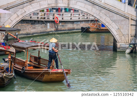 tourist boat port at city god temple bridge, Zhujiajiao, Shanghai tourist boat port at city god temple bridge, Zhujiajiao, Shanghai 125510342