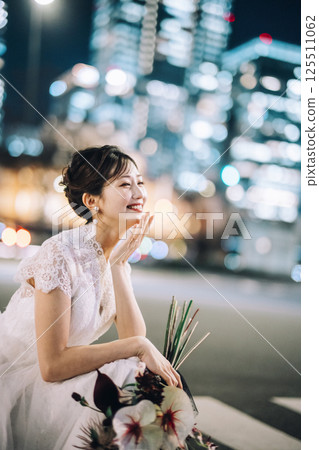 Tokyo Station front photoshoot, female model 125511062