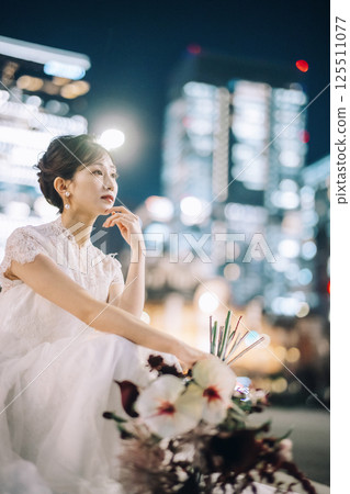 Tokyo Station front photoshoot, female model 125511077