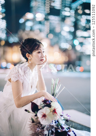 Tokyo Station front photoshoot, female model 125511092