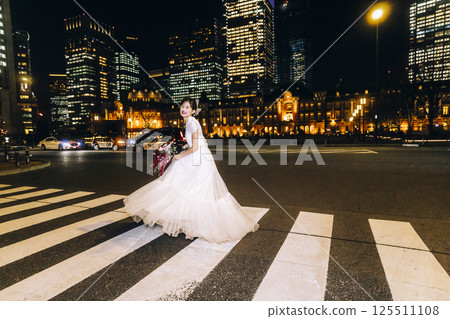 Tokyo Station front photoshoot, female model Tokyo Station front photoshoot, female model 125511108