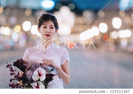 東京車站正面照片，女性 125511367