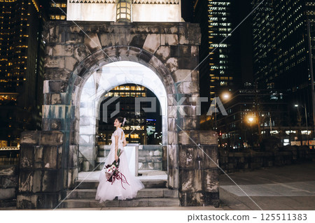 Tokyo Station front photo, woman 125511383