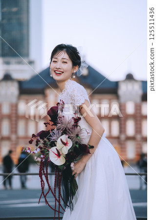 東京車站正面照片，女性 125511436