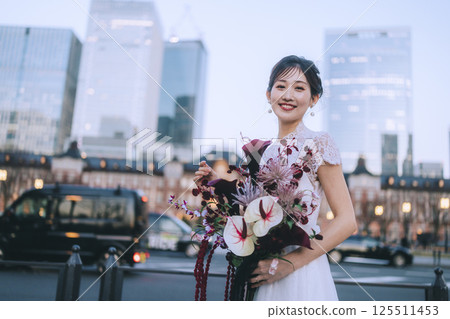 東京車站正面照片,女性 東京車站正面照片,女性 125511453