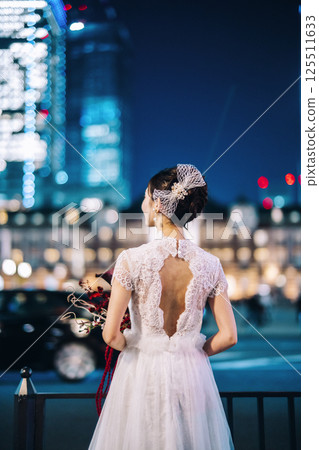 東京車站前寫真,女模特兒 東京車站前寫真,女模特兒 125511633