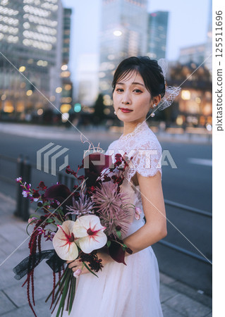 東京車站前寫真，女模特兒 125511696