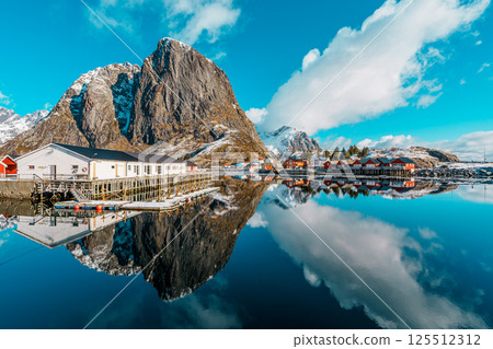 The charming fishing village of Hamnoy, Lofoten The charming fishing village of Hamnoy, Lofoten 125512312