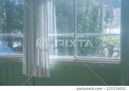 【舊木澤小學】柔和陽光灑進的窗戶 125516032