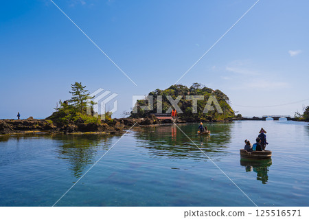 Tall boat Tall boat 125516571