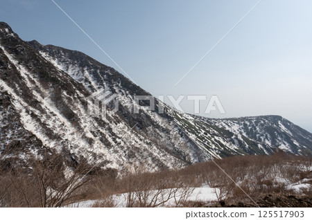 栃木縣那須山：四月白雪皚皚的健行小徑 125517903