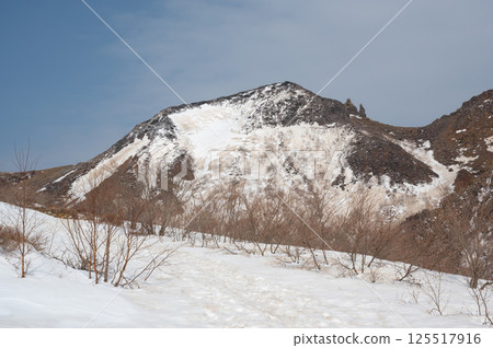 栃木縣那須山：四月白雪皚皚的健行小徑 125517916