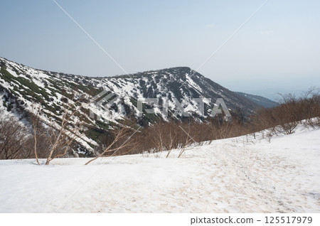 栃木縣那須山：四月白雪皚皚的健行小徑 125517979