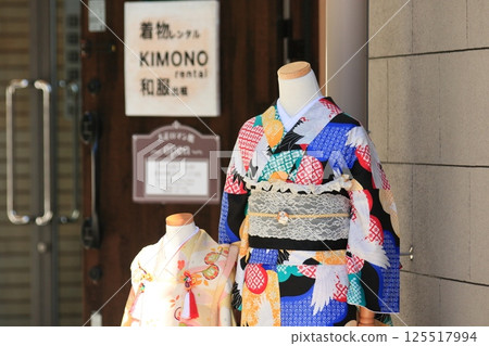 Rental kimono, rental Japanese clothing, rental Japanese clothing at tourist spots 125517994