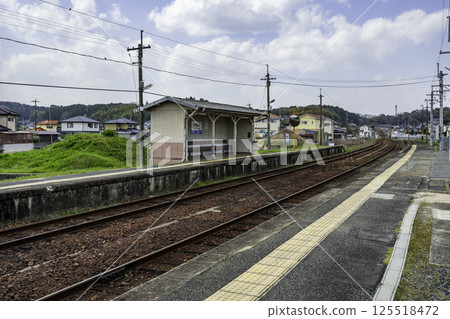 勝又 JR勝又月月台及軌道 岡山縣松町 勝又 JR勝又月月台及軌道 岡山縣松町 125518472
