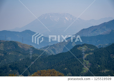 A very beautiful landscape of Mt. Daisen in Tottori Prefecture, Japan A very beautiful landscape of Mt. Daisen in Tottori Prefecture, Japan 125519509