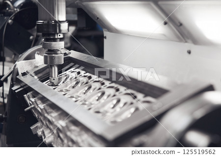 Engine valve car maintenance.The cylinder block of the six-cylinder engine. Disassembled motor vehicle for repair. Engine valve car maintenance.The cylinder block of the six-cylinder engine. Disassembled motor vehicle for repair. 125519562