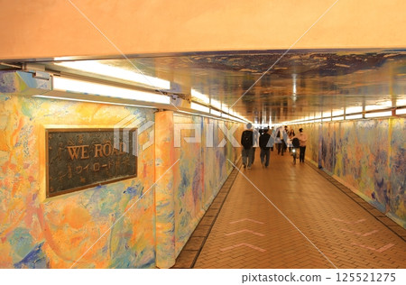 池袋站東西自由通道 Weroad 125521275