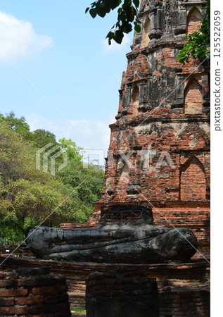 Ayutthaya ruins, Wat Mahathat, Buddha statue 125522059