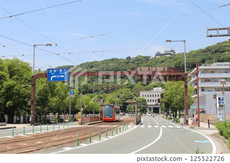 [愛媛縣松山市]松山城和電車 125522726