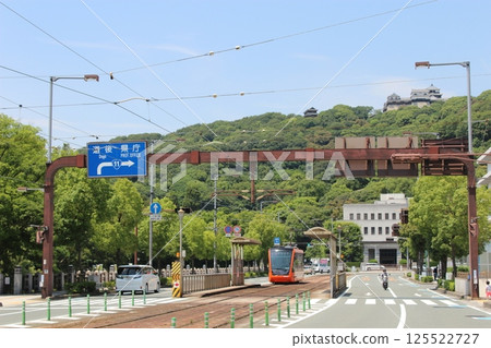 [愛媛縣松山市]松山城和電車 125522727