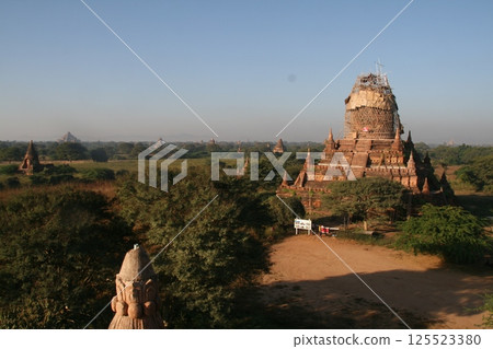 緬甸蒲甘的寺廟和寶塔 125523380