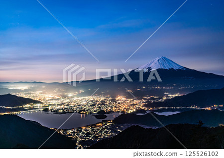 Mount Fuji, Lake Kawaguchi and night view from Shindo Pass, Yamanashi Prefecture Mount Fuji, Lake Kawaguchi and night view from Shindo Pass, Yamanashi Prefecture 125526102