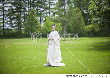 White bride bride 125527757